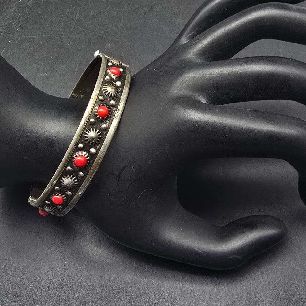 Vintage Silver Tone Hinged Bangle Bracelet Pin Closure Red Black